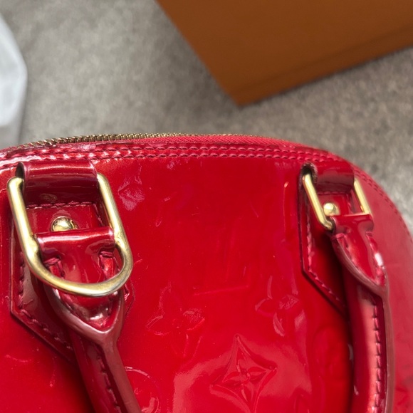 Louis Vuitton Alma BB Vernis Red - Picture 6 of 9